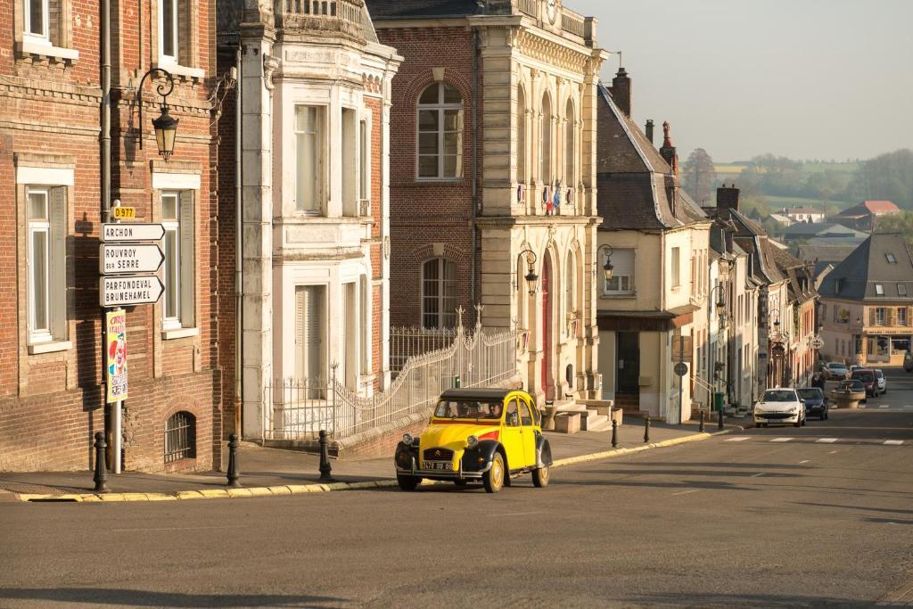 Entre Nous Hotel Rozoy-sur-Serre Екстериор снимка