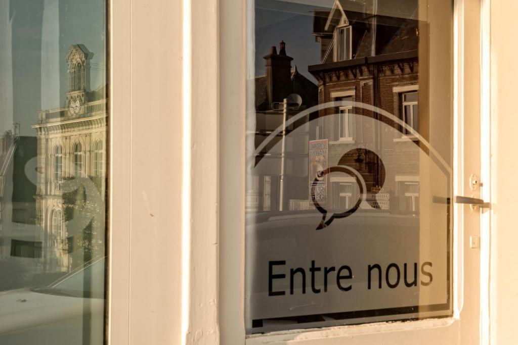 Entre Nous Hotel Rozoy-sur-Serre Екстериор снимка
