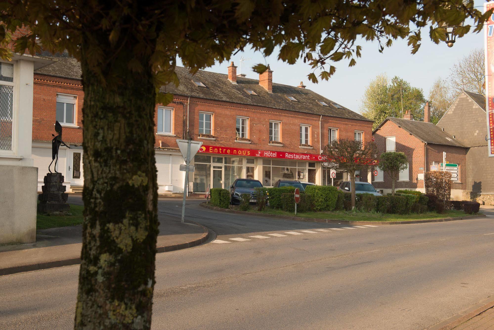 Entre Nous Hotel Rozoy-sur-Serre Екстериор снимка