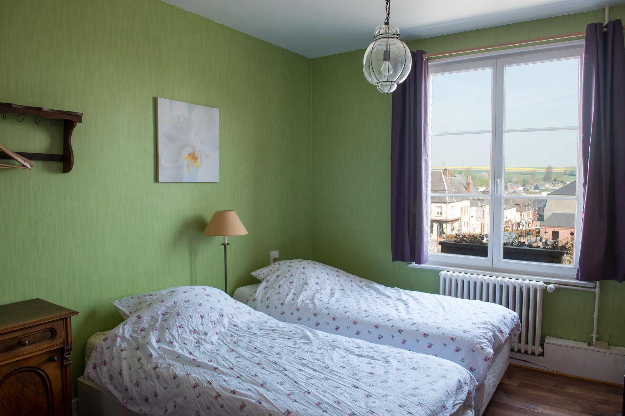 Entre Nous Hotel Rozoy-sur-Serre Екстериор снимка