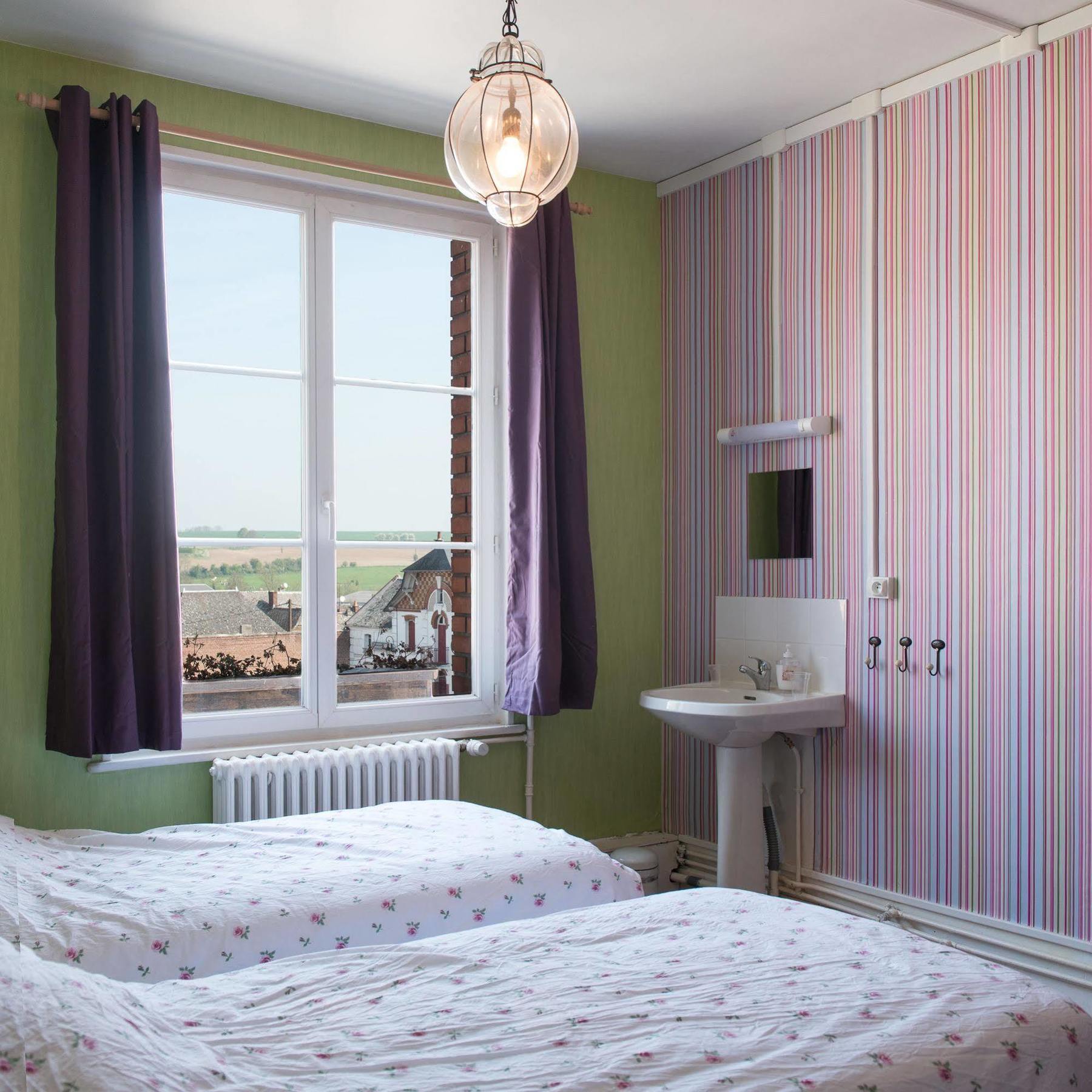 Entre Nous Hotel Rozoy-sur-Serre Екстериор снимка